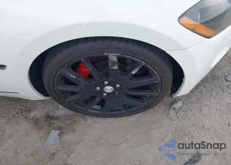 2008 Maserati Granturismo z USA, uszkodzony, nr VIN ZAMGJ45A380037572